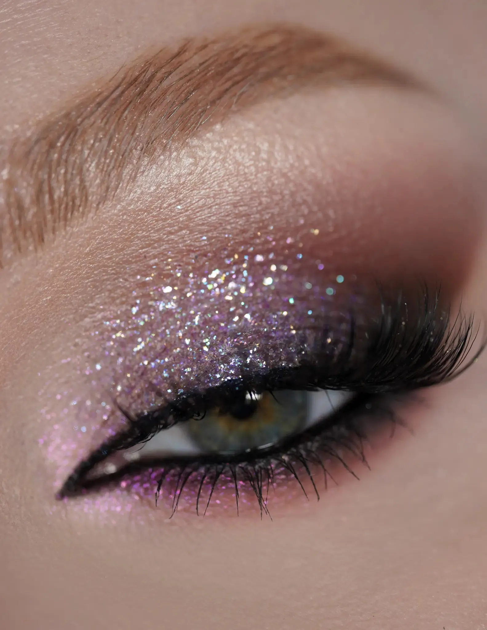 #41 Lilac Eyeshadow Glitter