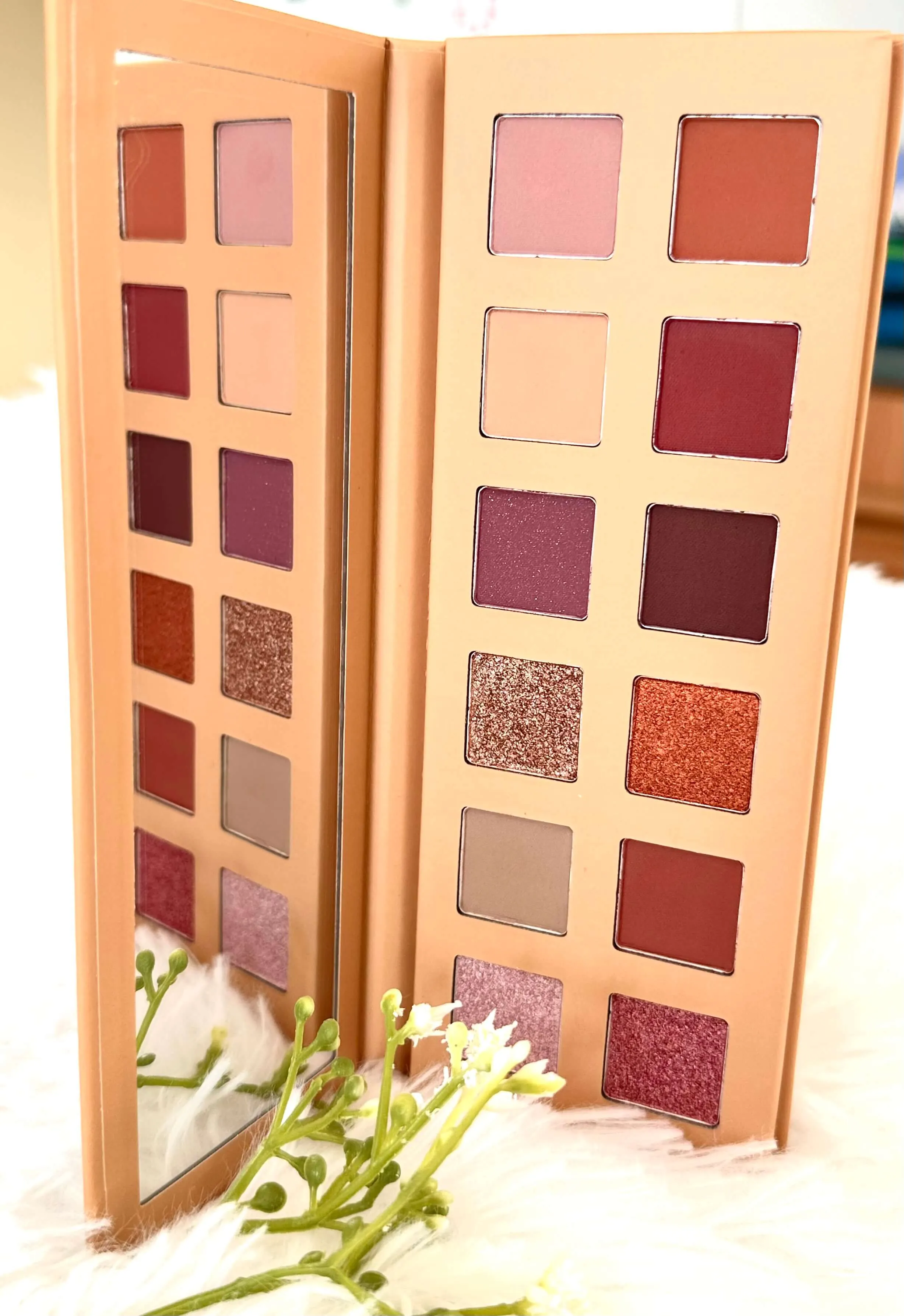 Lovely Rose Eyeshadow Palette 12 shades